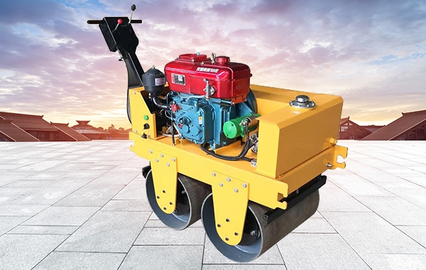 「小型壓路機」操作簡單易懂